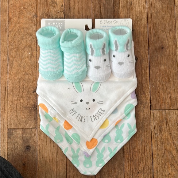 Hudson Baby Mint and White Bunny Bib Set - Picture 1 of 1